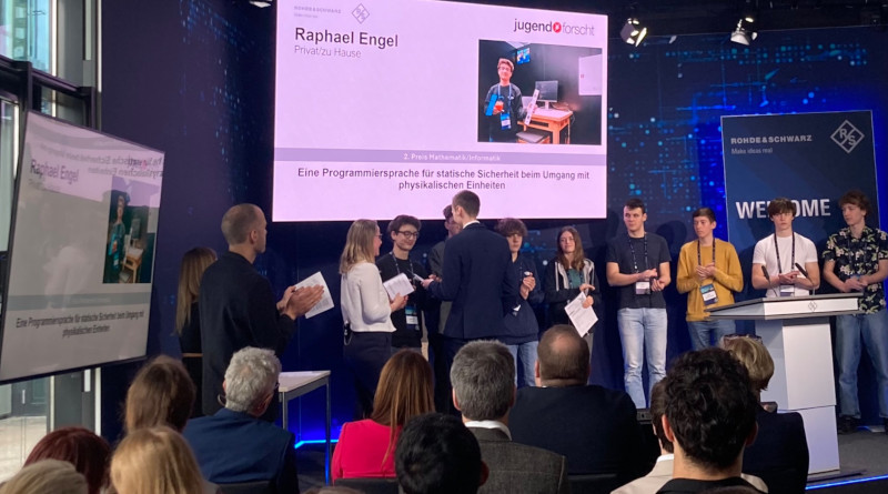 Erfolg bei „Jugend forscht“: Raphael sichert sich den 2. Platz auf Landesebene